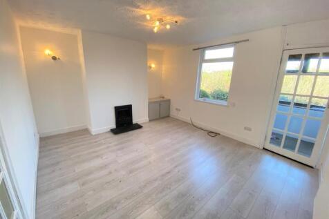 LIVING ROOM.jpg