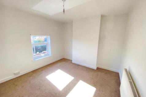 BEDROOM.jpg