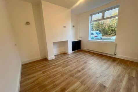 WhatsApp Image 2025-10-29 at 18.17.33_a4df673d.jpg