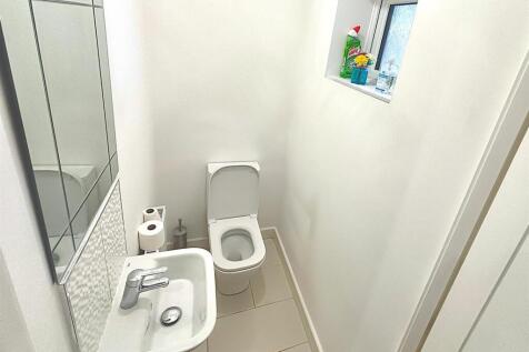 Downstairs Toilet.jpg
