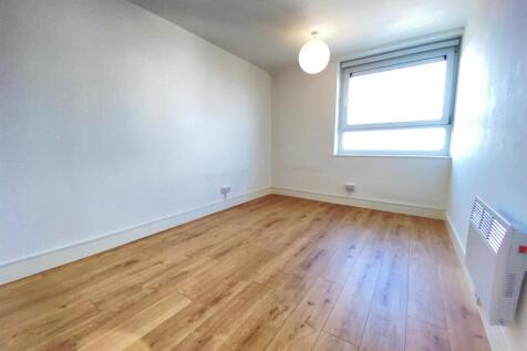 Bedroom .jpg