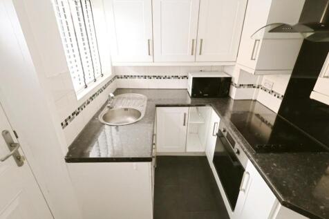 KITCHEN.JPG
