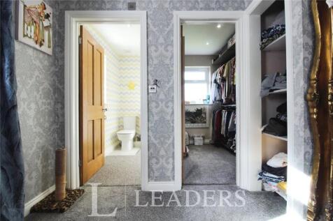Cloaroom &amp; Dressing