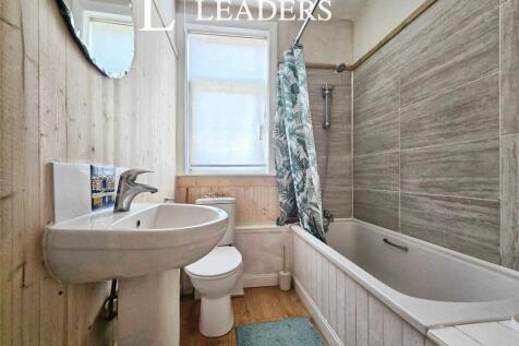 First Floor Bathroom