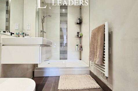 Shower En-Suite