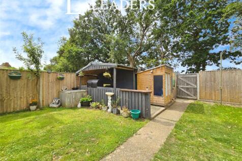 Shed/Bbq Area