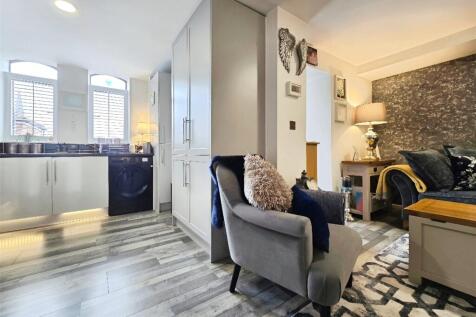 Kitchen Lounge