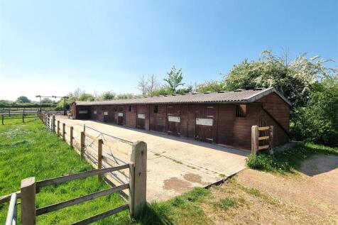 Stables at Rowde - Stables.jpg
