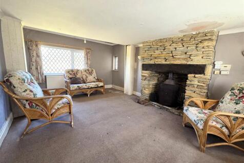 Mermaid Cottage - Lounge.jpg
