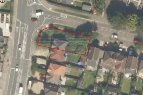 450 Cricklade Road - Aerial.png
