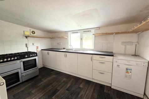 Bradenstoke - Chapel Kitchen.jpg