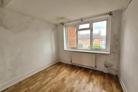 Bradenstoke - Manse Bedroom2.jpg