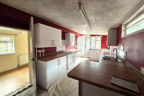 Bradenstoke - Manse Kitchen.jpg