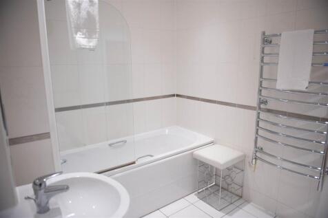 bathroom 1.jpeg