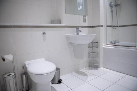 bathroom 2.jpeg