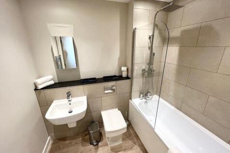 bathroom 1.jpeg