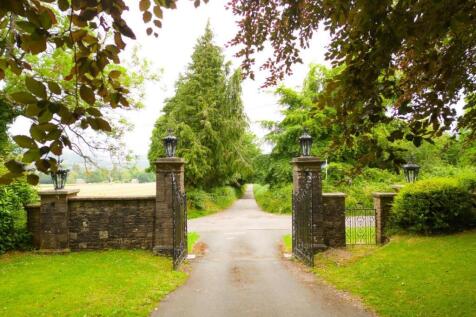Tredilion Gates.jpg