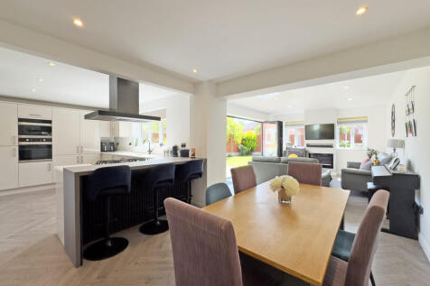 Open Plan Family ...