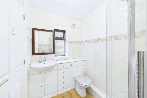 Ensuite Bed 5