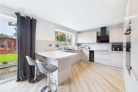 Open Plan Dining ...