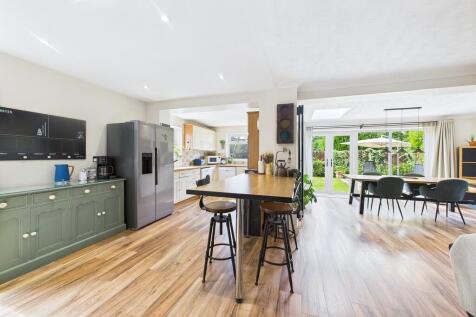 Open Plan Family ...