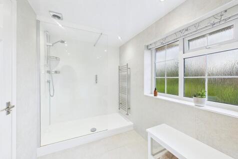 Bedroom 1 Ensuite