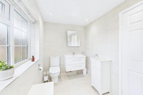 Bedroom 1 Ensuite