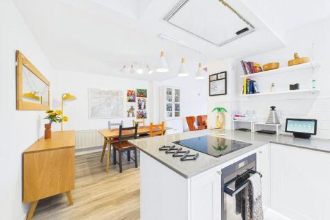 Open Plan Dining ...