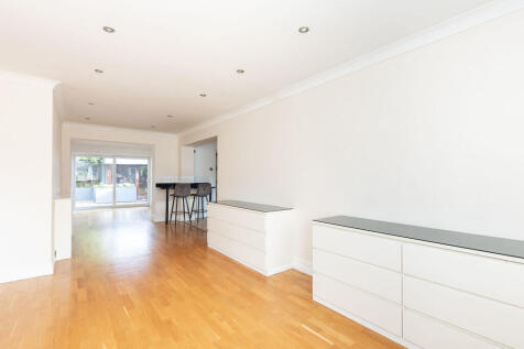 Family Dining Are...