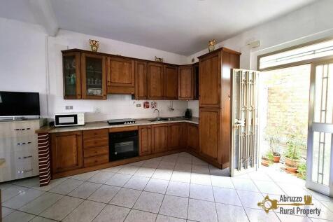 kitchen/living room