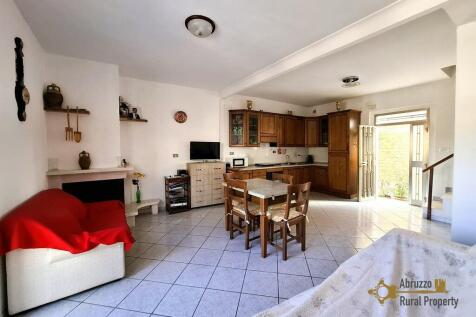 kitchen/living room