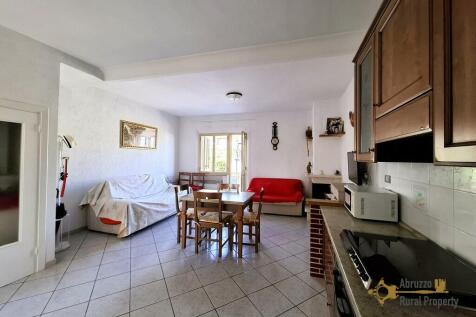 kitchen/living room