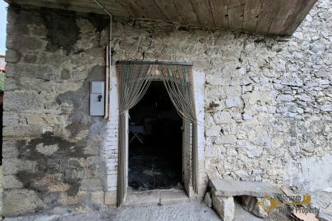Basement&#39;s entrance