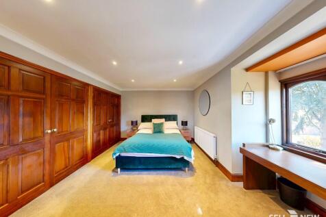 Guest bedroom 