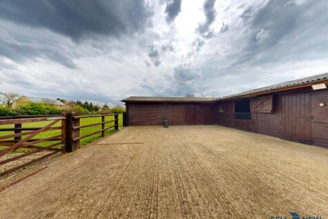 Barn and stable bock