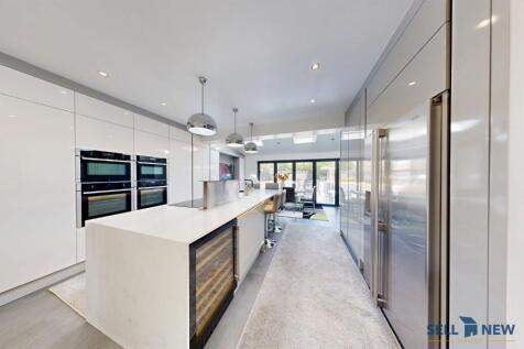 Kitchen/family room 