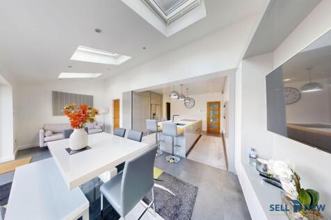 Dinning/family room 