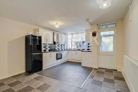Kitchen/Diner leading to rear Courtyard