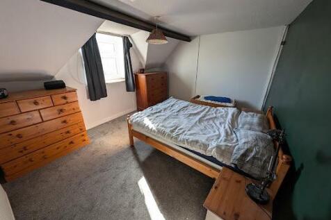 bed 1.jpg