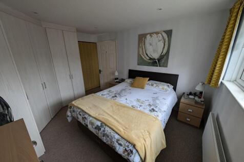 bed 1a.jpg