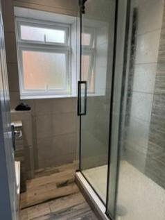 7 Lansdown shower.jpg
