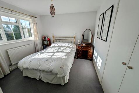 bed 2.jpg