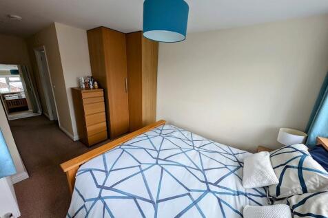bed 1a.jpg
