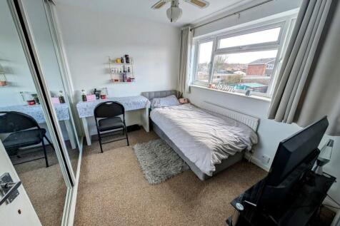 bed 2.jpg