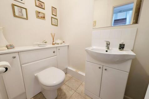 53c55d10-cloakroom.jpg