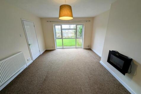 31 quedgeley lounge.jpg