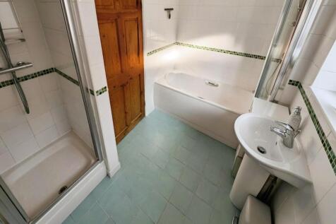 118e2ab1-bathroom.jpg