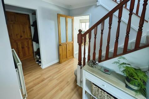 58dac18d-hallway.jpg