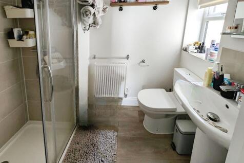 ensuite.jpg