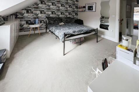 bed 2.jpg